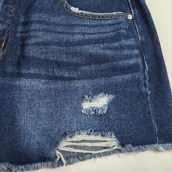 Time & Tru Women's High Rise Jean Shorts Blue Size 16 100% Cotton Distressed - Picture 3 of 7